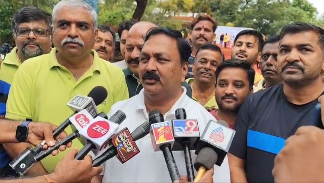 पूरी तरह से चरमराई आर्थिक व्यवस्था