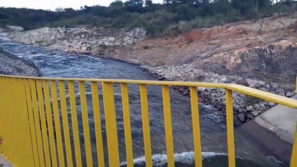 transposição do rio são francisco saindo da barragem de Caiçara no sertão do estado da Paraiba