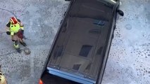 Vehículo atrapado en una calle del Casco de Toledo.