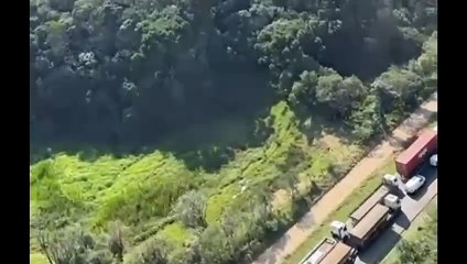 Motorista fica gravemente ferido após ser ejetado de veículo na BR-277