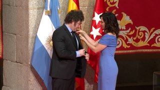 Ayuso entrega a Milei la Medalla Internacional de la Comunidad de Madrid
