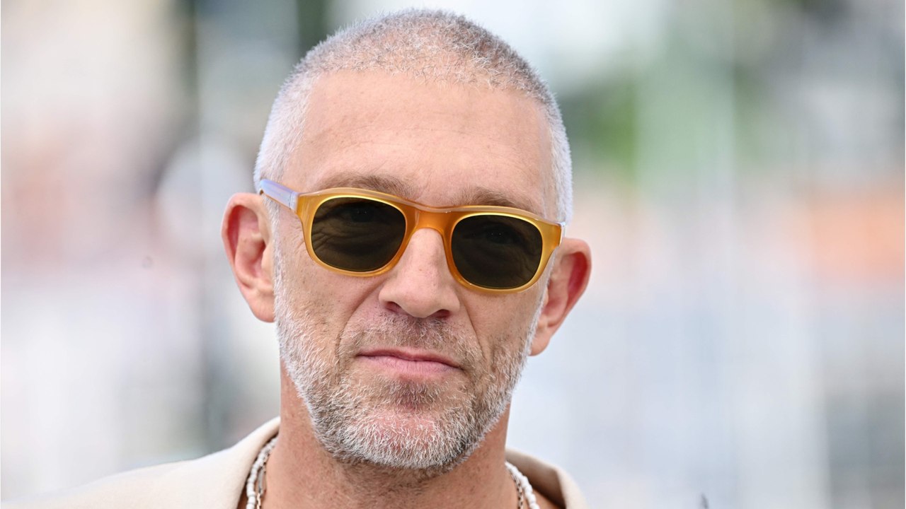 GALA VIDEO -  Vincent Cassel dévoile un cliché de sa mère jeune : la ressemblance avec sa fille Deva est frappante