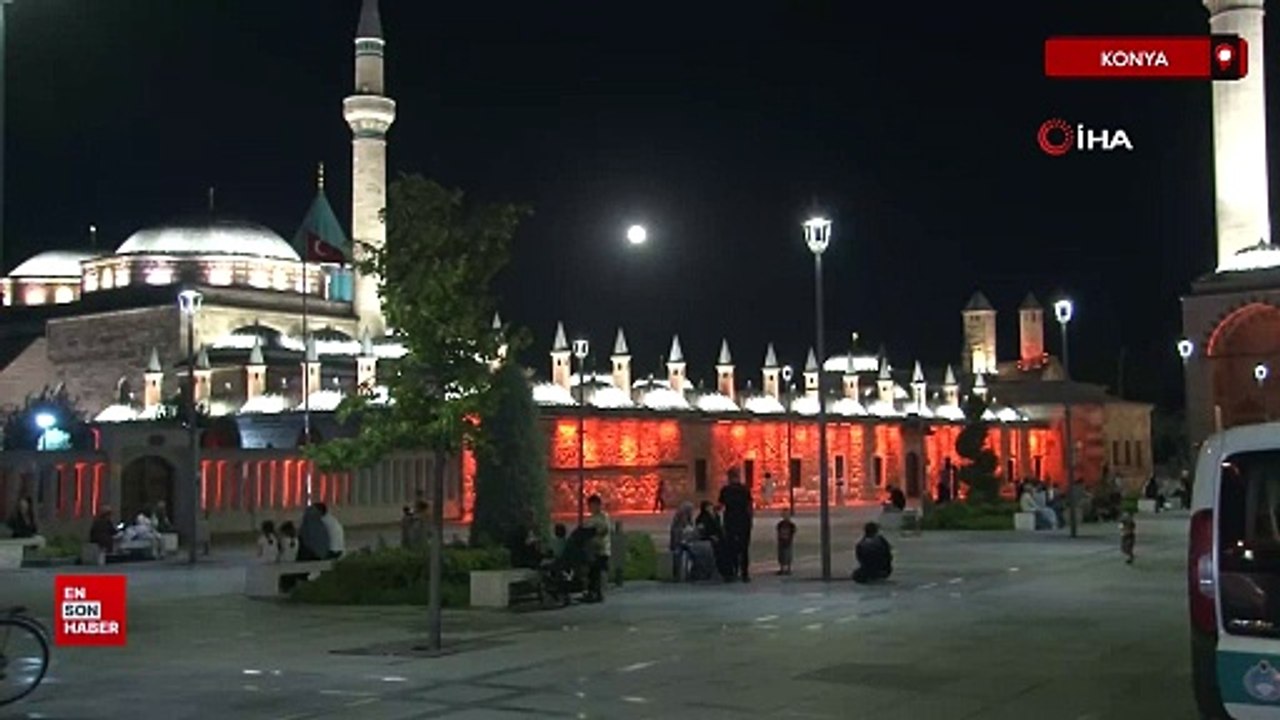 En kısa gecede dolunay görsel şölen oluşturdu