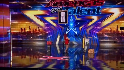 Incredible Quick Change Wizard Solange Kardinary Stuns Judges on America's Got Talent ✨