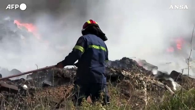 Grecia, bruciano le campagne intorno ad Atene: evacuati due villaggi