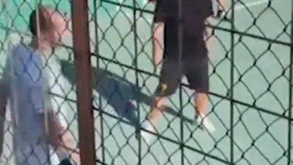 Video, Allegri torna a giocare nel "gabbione" a Livorno