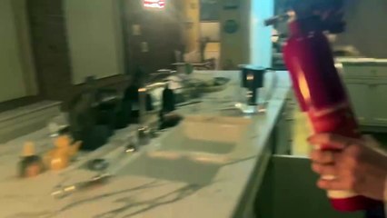 تايلور سويفت تخمد حريق في منزلها