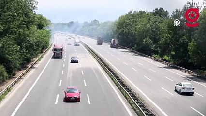 Dönüş yolundaki tatilcilerin Anadolu Otoyolu'ndan geçişleri sürüyor