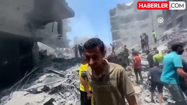 İsrail ordusu Gazze kentindeki Şati Mülteci Kampı ile Tuffah Mahallesi'ne saldırı düzenledi