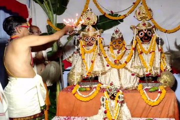 कहीं कीर्तन संग परिक्रमा तो कहीं नौका विहार व देव स्नान