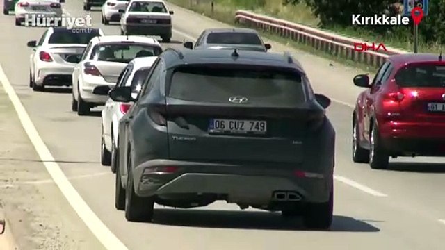 ‘Kilit kavşak’ Kırıkkale’de, bayram dönüşü trafiği