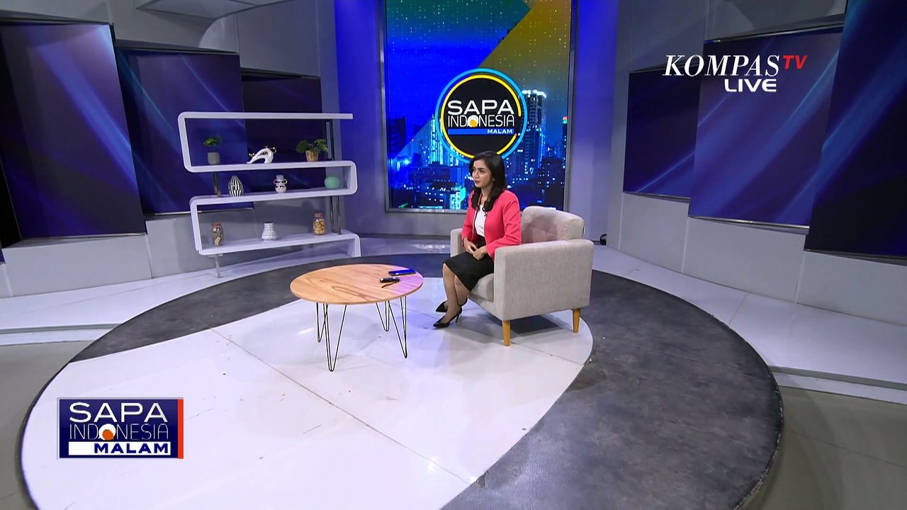 Kebakaran, Pengunjung dan Karyawan Mal Revo Bekasi Berhamburan Selamatkan Diri