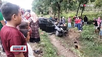 Rusak Parah, Minibus Tertabrak Kereta di Perlintasan Warung Gaplek Asahan | Kabar Hari Ini tvOne