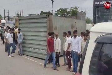 Raipur Accident: रायपुर के रिंग रोड पर हुआ हादसा, वीवीआईपी काफिला बिना देखे गुजर गया