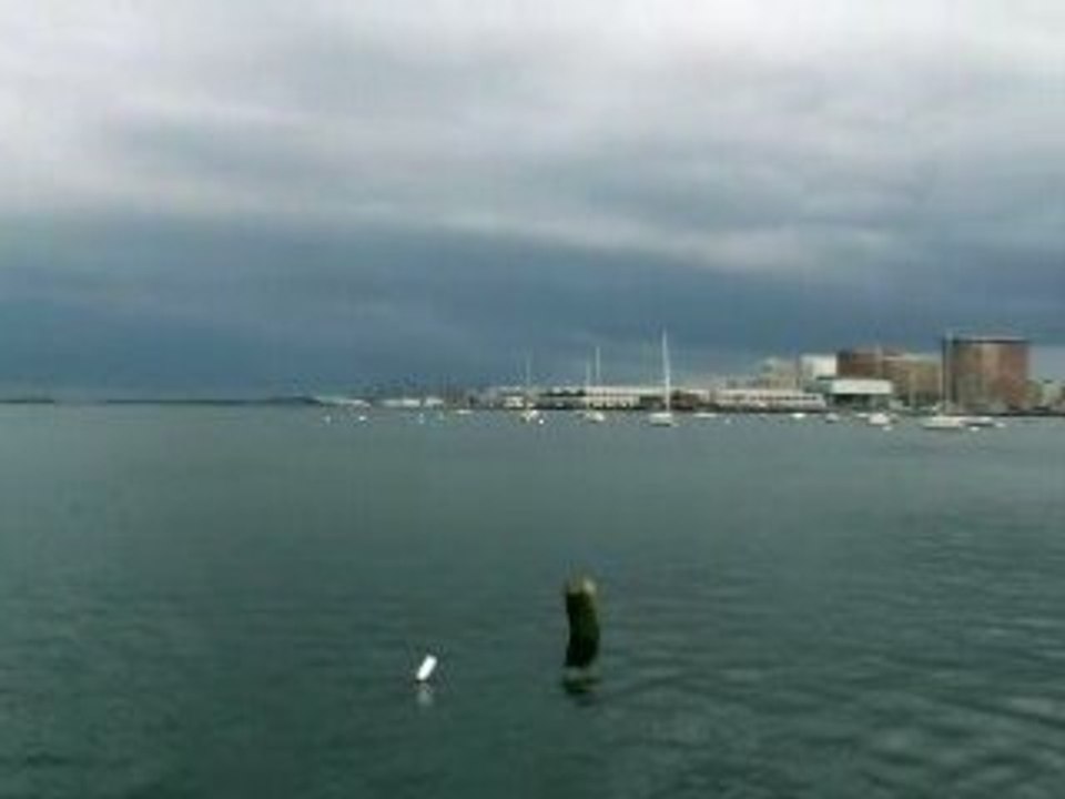 Boston-13avr08-harbor