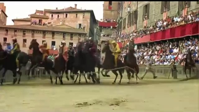 L'affaire des cinq lunes Bande-annonce (IT)