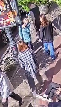 Un panneau mis là pour casser du piéton... douloureux