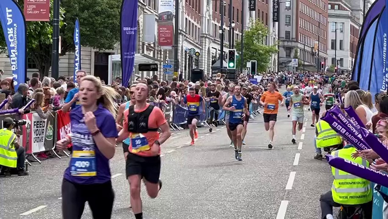 Leeds 10K runners reach the finish line