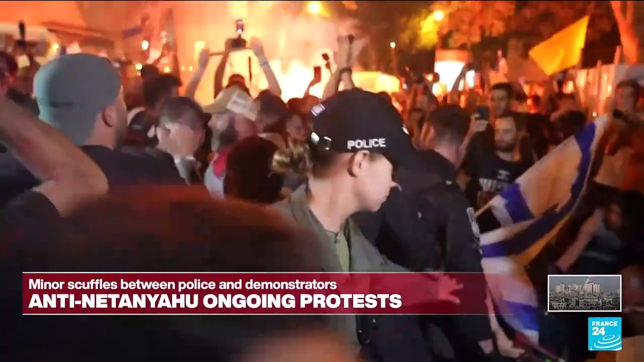 Minor scuffles between Israeli police and demonstrators in anti-Netanyahu ongoing protests