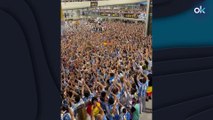 Miles de aficionados del Málaga recibieron al equipo en el aeropuerto a las 5 de la mañana