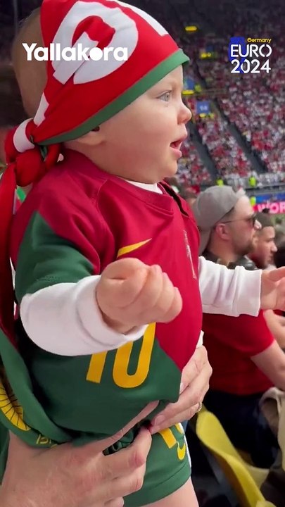 أصغر مشجع برتغالي .. نجل برناردو سيلفا يخطف الأنظار في يورو 2024 #EURO2024