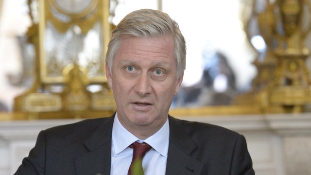 GALA VIDEO - Philippe de Belgique et ses enfants aux anges en tribunes pour la victoire des Diables Rouges