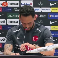 Hakan Çalhanoğlu, basın toplantısı esnasında duygulandı