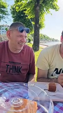 Dünyanın en güzel pikniği, özel öğrencileri ile sahilin tadını çıkartan öğretmen