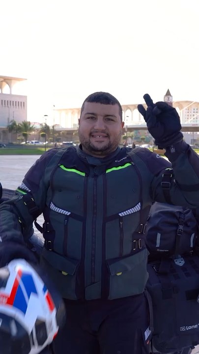 « Je suis en train de vivre un rêve, mon travail est ma passion »  Azzeddine, motard et créateur de contenus vous fait découvrir certains des plus beaux paysages d’Algérie sur liik !   #motard #algerie #alger #moto