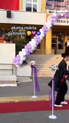 Mezuniyet töreninde kürsüye çıkacakken kızına güzel bir sürpriz yapan baba... Şu an yaşadığı özgüven ve baba sevgisi tüm ömrüne yayılacak 