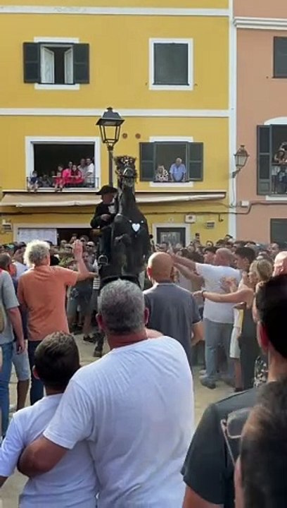 Esclata la festa de Sant Joan a Ciutadella amb el Caragol des Born