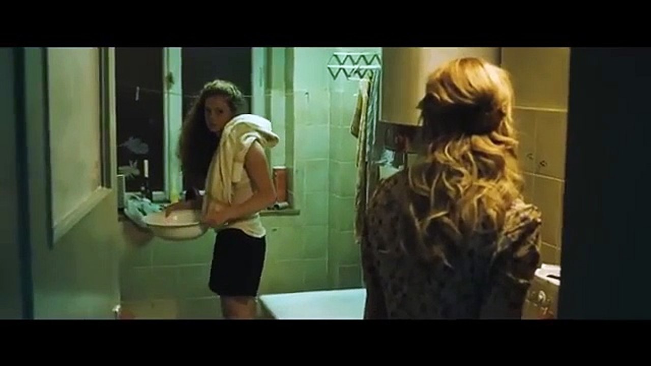 De l'autre côté du mur Bande-annonce (EN)