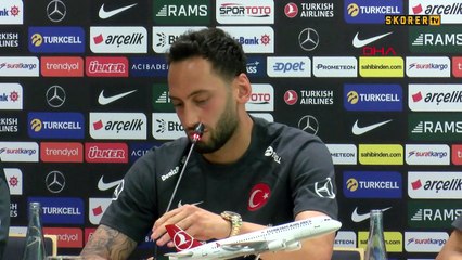 Video herunterladen: A Milli Futbol Takımı'nda Hakan Çalhanoğlu'ndan Arda Güler cevabı! 'Bilmediğiniz çok şey var'