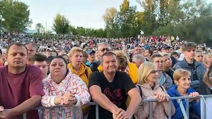 Dni Włocławka 2024. Na scenie zespół Dżem. Tłumy w parku na Słodowie