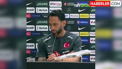 Arda Turan, eleştiri yağmuruna tutulan Hakan Çalhanoğlu'na sahip çıktı