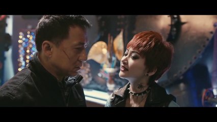 Acción Policial (2013) – Tensión en un Bar con Rehenes y un Conmovedor Conflicto familiar 🚓