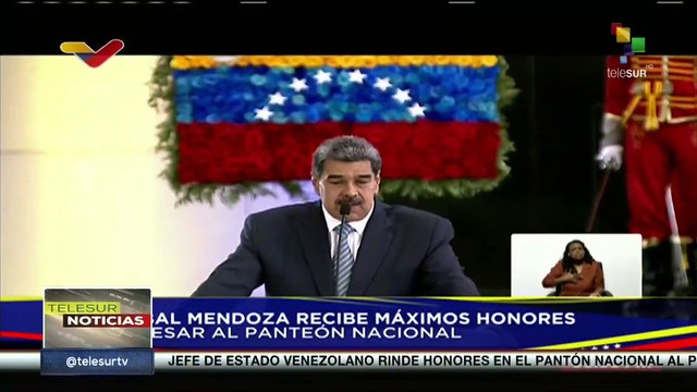 Los restos de Cristóbal Mendoza son trasladados al Panteón Nacional