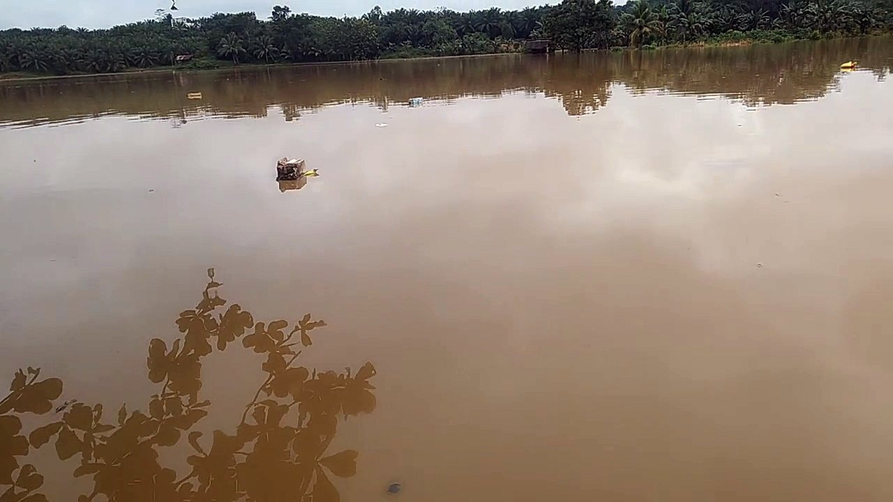 Sampah Plastik Datang Berserta Banjir di Sepaku