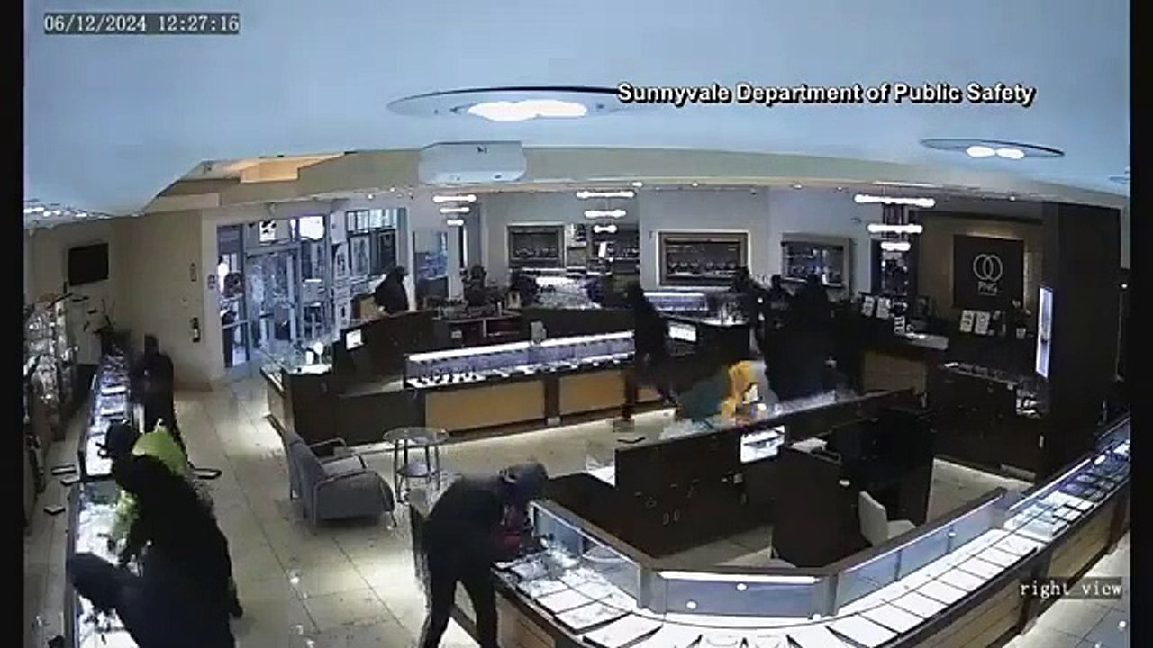 İki dakika, bir kuyumcu, 20 hırsız... İnanılmaz soygun kamerada