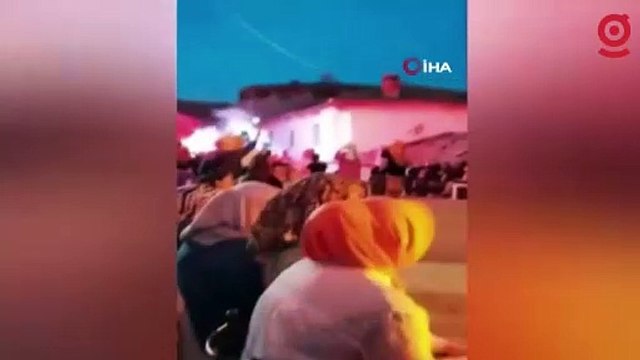 Bursa'da Şalvar Şenliği'nde atılan havai fişek kadınların üzerinde patladı