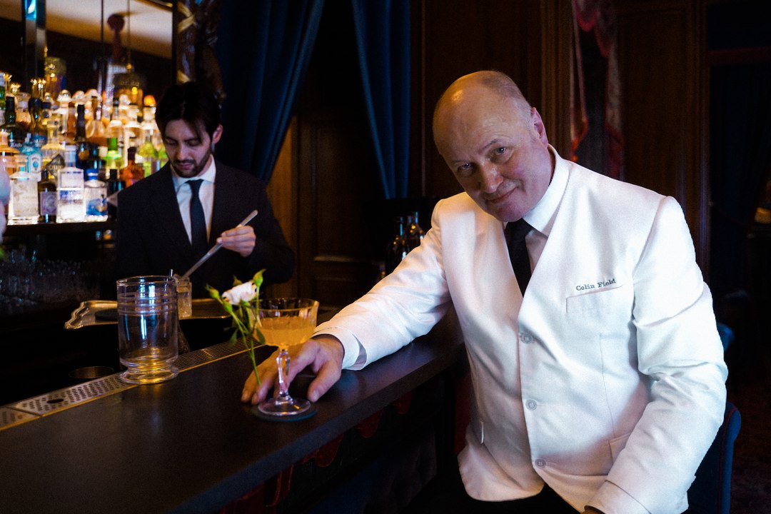 "Serge Gainsbourg était fou du Gibson" : les confidences de Colin Field, ex-barman du Ritz