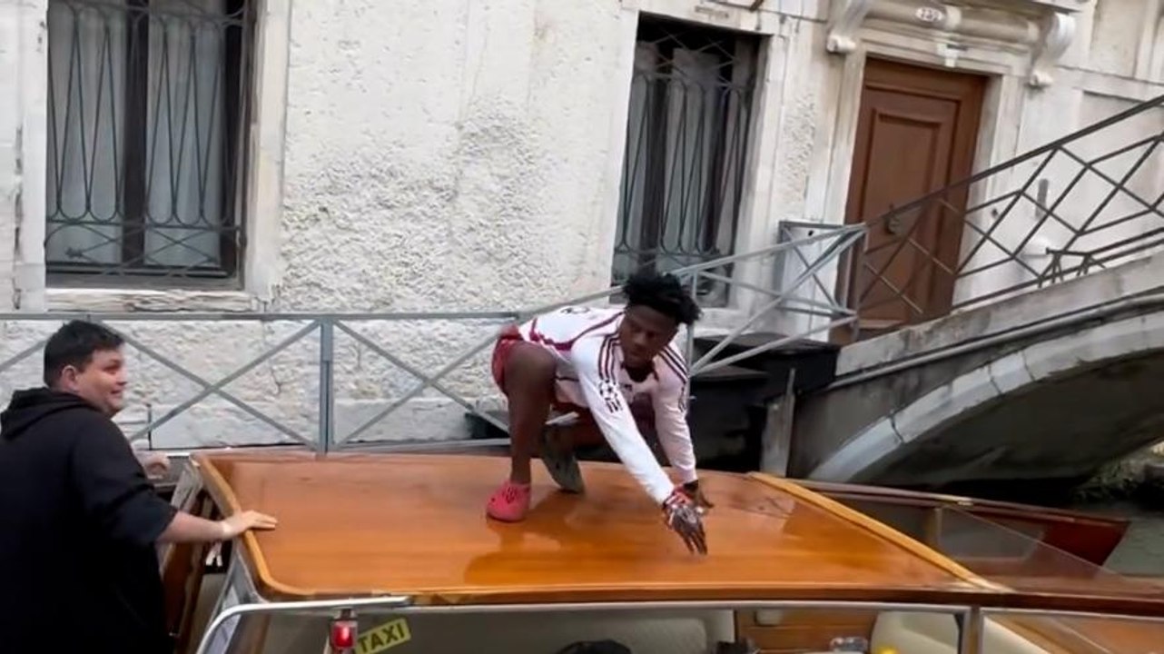 L'influencer "Speed" salta dai ponti a Venezia: tra i commenti su Instagram spunta anche Leão