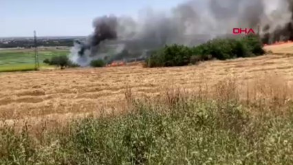 Biçerdöver alev aldı, 90 dekar ekili buğday yandı