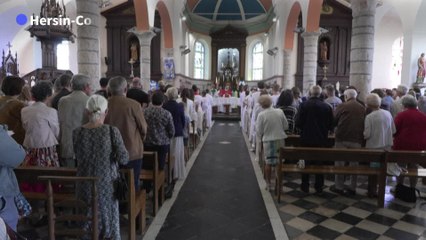 Législatives en France : les catholiques déboussolés, entre "sentiment d'abandon" et "valeurs chrétiennes"
