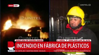 Incendio consume una planta recicladora de plásticos en El Alto