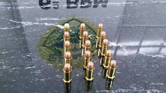 Após casa ser atingida por disparos de arma de fogo, PM é acionada e encontra munições caídas na rua