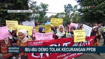 Begini Aksi Ibu-Ibu di Bandung Demo Tolak Kecurangan PPDB, Bawa Ketel dan Panci