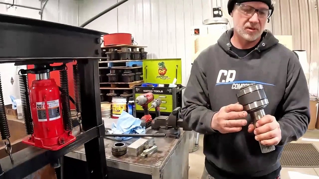 How to Assemble a Case XT Final Drive Motor | VIS