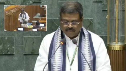 जैसे ही शपथ लेने उठे धर्मेंद्र प्रधान विपक्ष लगाने लगा NEET के नारे