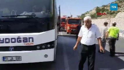 Otobüsün motor kısmında yangın çıktı, 38 yolcu tahliye edildi